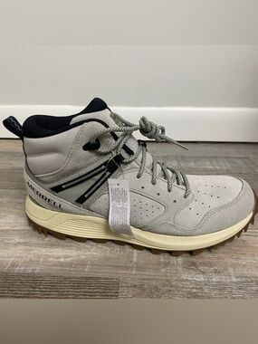 Merrell Men’s Wildwood Mid Leather Waterproof Hiking Boots *NEW w tags* size 9